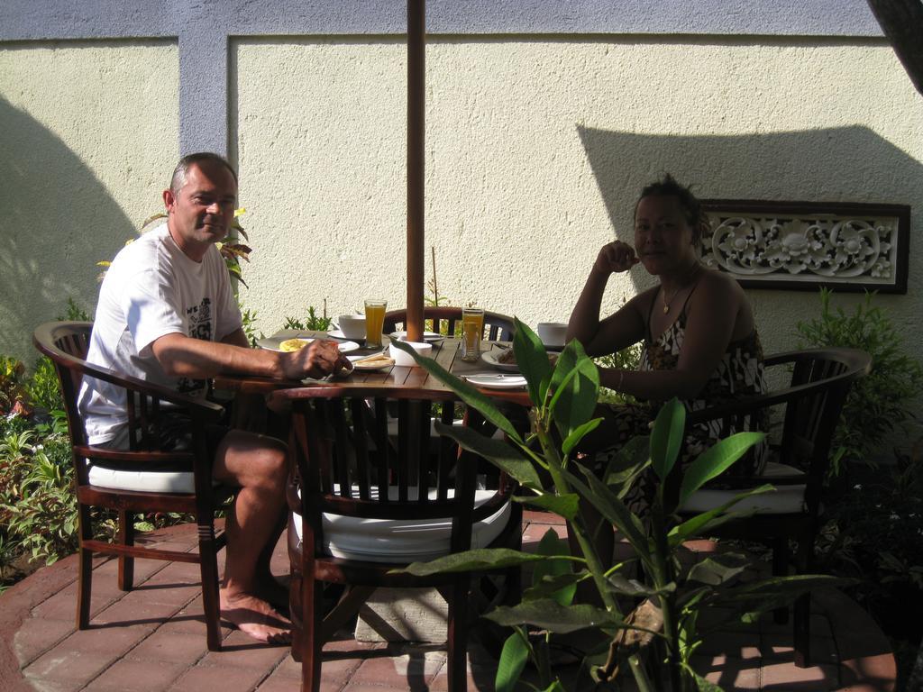 Frangipani Couette-café